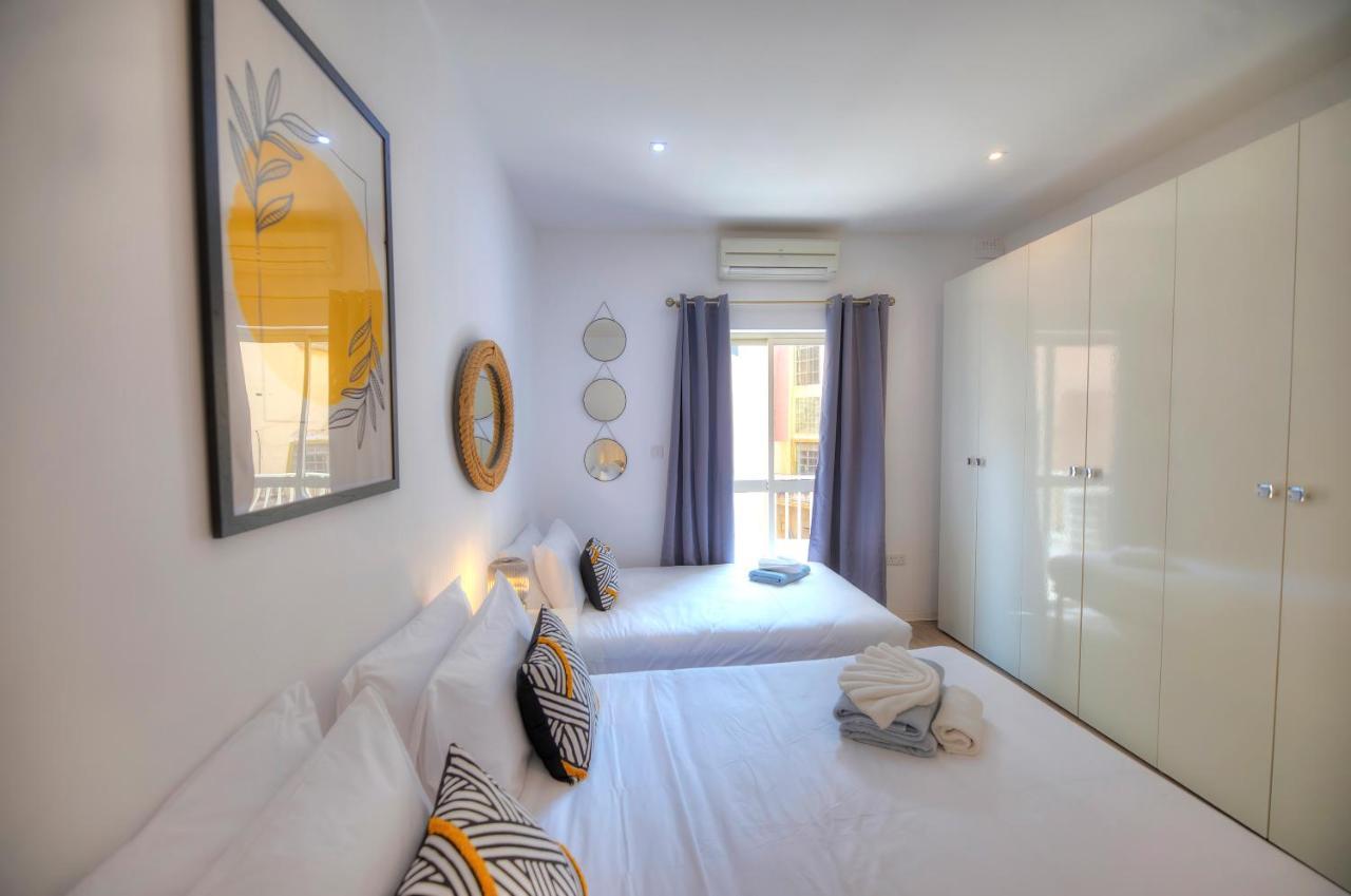Spacious 4 Bedrooms With Sea View Balcony Goslm-3 สลีมา ภายนอก รูปภาพ