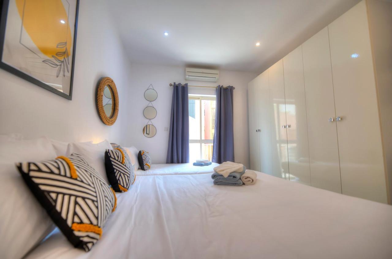 Spacious 4 Bedrooms With Sea View Balcony Goslm-3 สลีมา ภายนอก รูปภาพ
